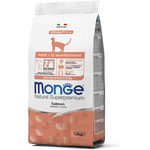   Monge Cat Adult Salmon ().  2